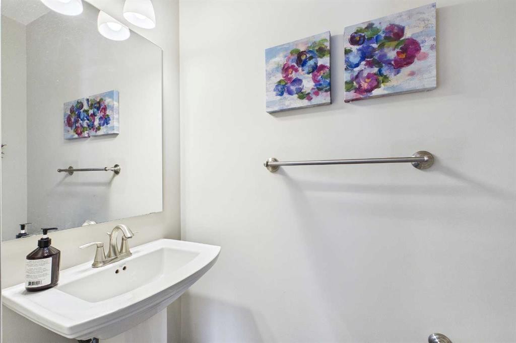 51 Nolanfield Terrace Nw, Calgary, AB - Indoor Photo Showing Bathroom