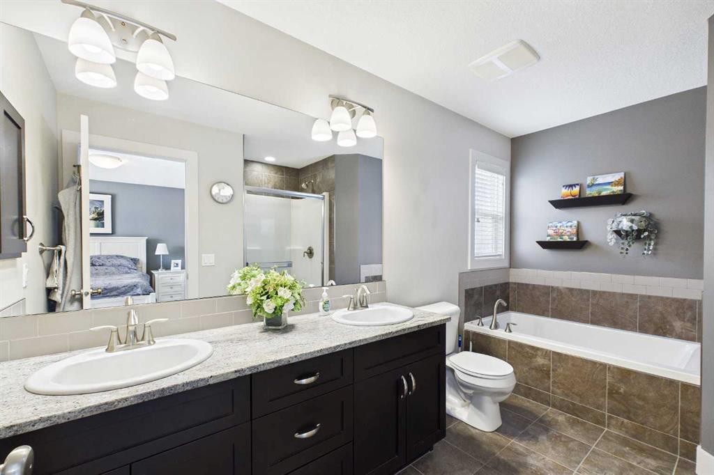 51 Nolanfield Terrace Nw, Calgary, AB - Indoor Photo Showing Bathroom