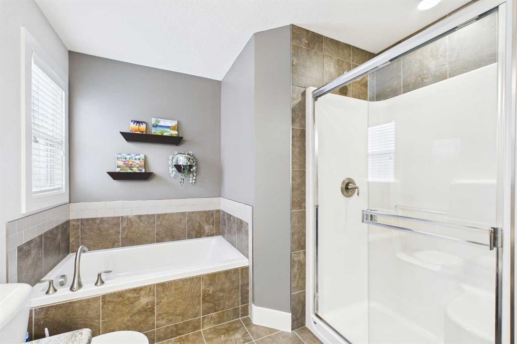 51 Nolanfield Terrace Nw, Calgary, AB - Indoor Photo Showing Bathroom