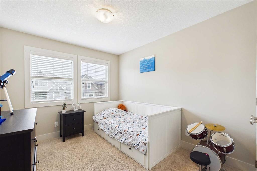 51 Nolanfield Terrace Nw, Calgary, AB - Indoor Photo Showing Bedroom
