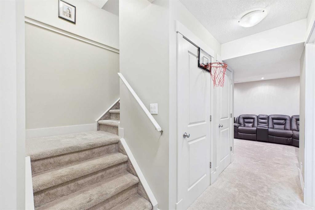 51 Nolanfield Terrace Nw, Calgary, AB - Indoor Photo Showing Other Room