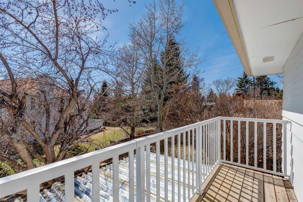 107 Valhalla Crescent Nw, Calgary, AB - Outdoor