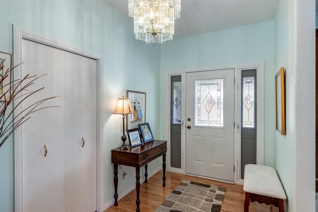 107 Valhalla Crescent Nw, Calgary, AB - Indoor Photo Showing Other Room