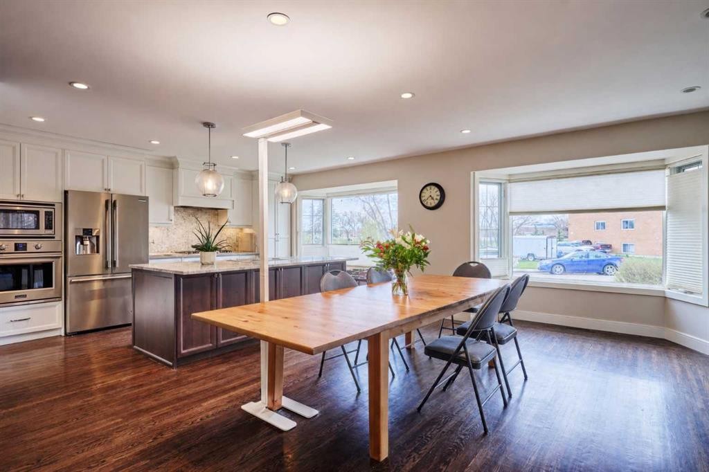2940 Blakiston Drive Nw, Calgary, AB - Indoor