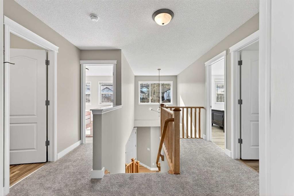 95 Crestmont Drive Sw, Calgary, AB - Indoor Photo Showing Other Room