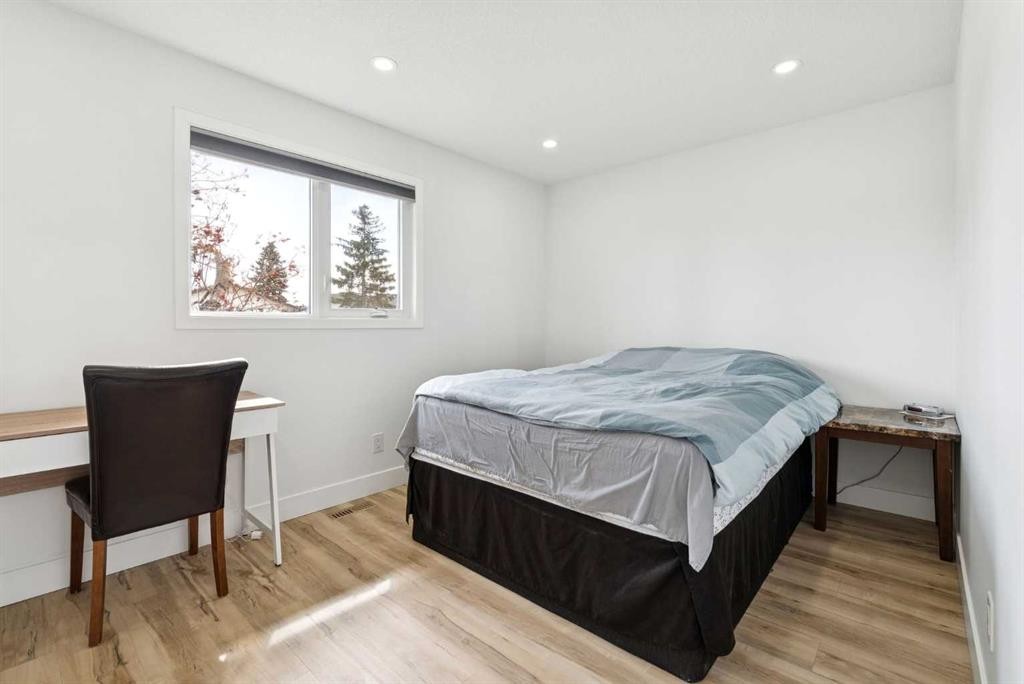176 Penmeadows Close Se, Calgary, AB