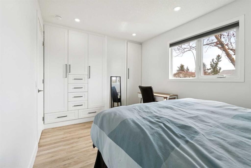 176 Penmeadows Close Se, Calgary, AB