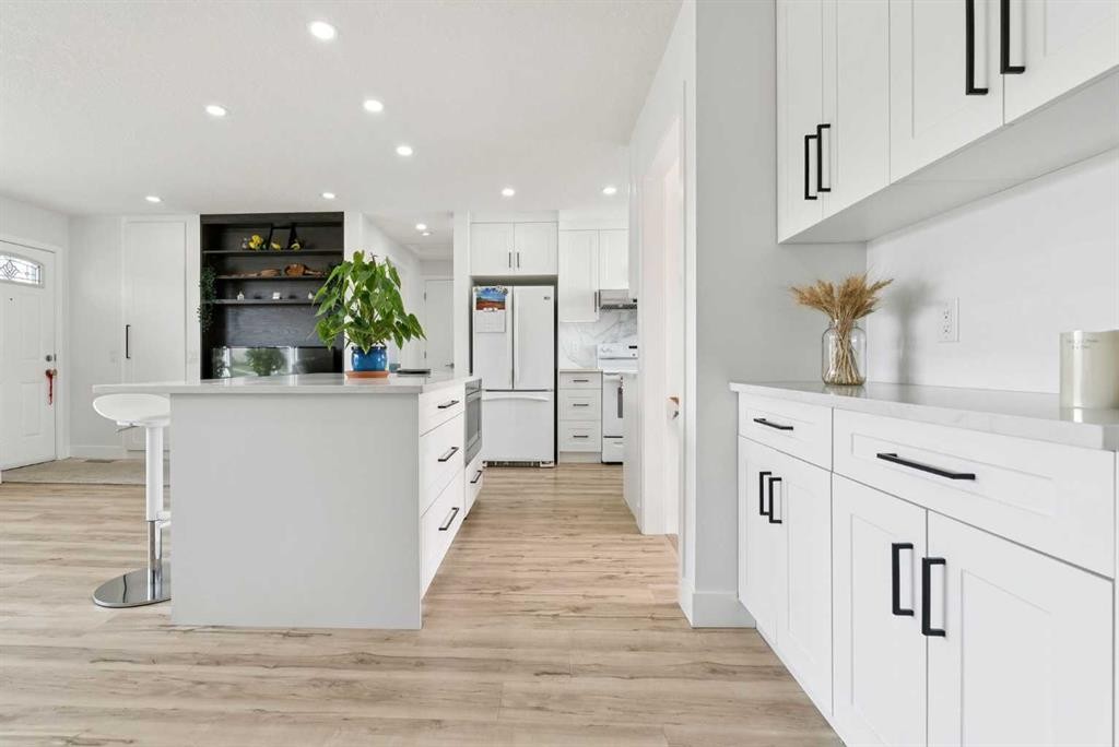176 Penmeadows Close Se, Calgary, AB