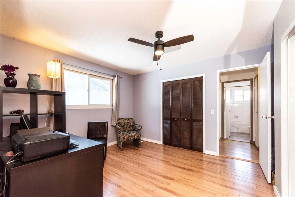 16 Rundleson Way Ne, Calgary, AB - Indoor Photo Showing Other Room