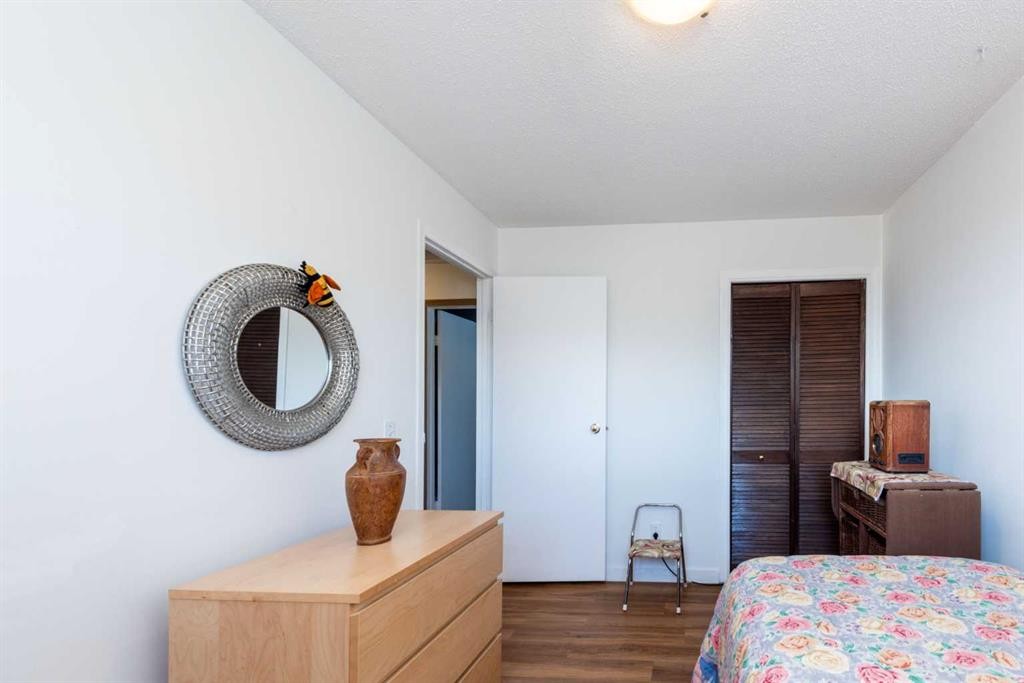 16 Rundleson Way Ne, Calgary, AB - Indoor Photo Showing Bedroom