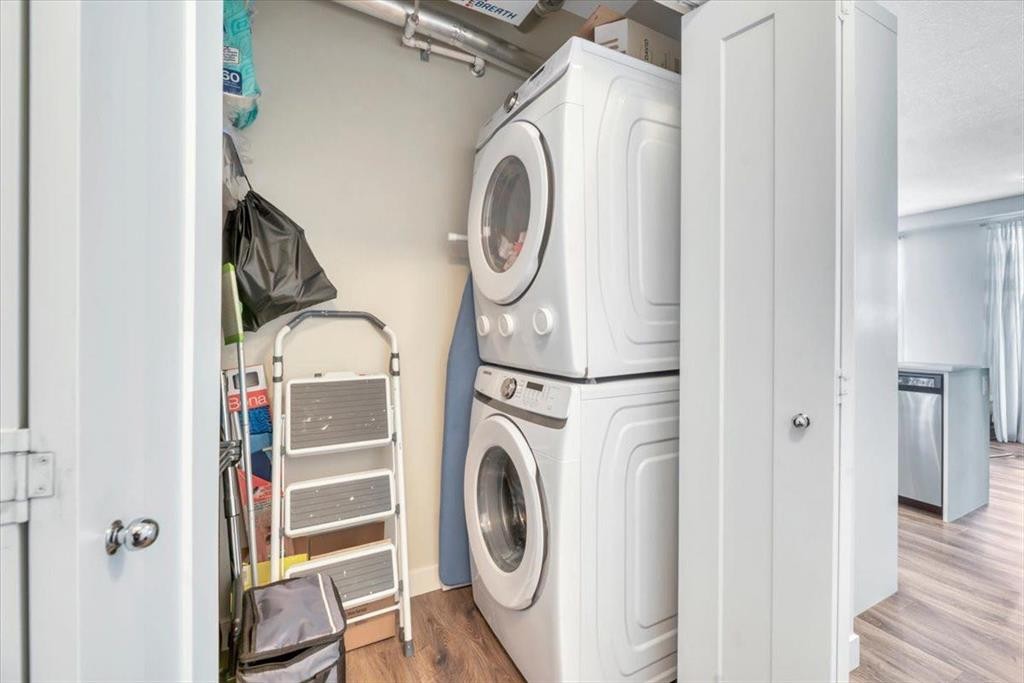 408-35 Walgrove Walk Se, Calgary, AB - Indoor Photo Showing Laundry Room