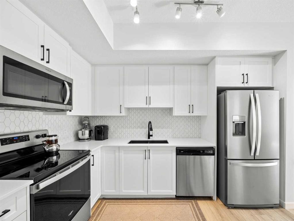 3111-3727 Sage Hill, Calgary, AB - Indoor Photo Showing Kitchen With Stainless Steel Kitchen With Upgraded Kitchen
