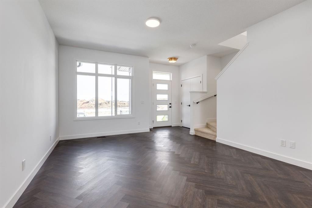 219 Sora Boulevard Se, Calgary, AB - Indoor Photo Showing Other Room