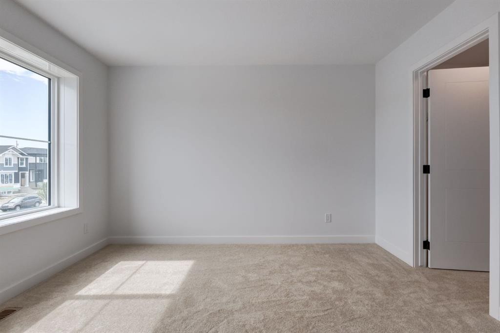 219 Sora Boulevard Se, Calgary, AB - Indoor Photo Showing Other Room