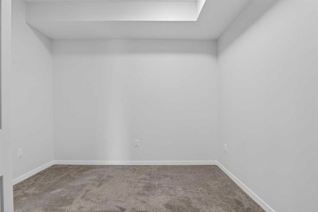 1206-33 Carringham Gate Nw, Calgary, AB - Indoor Photo Showing Other Room