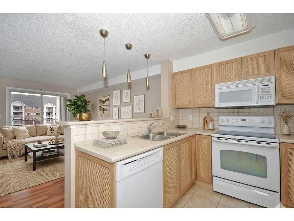 2310-10 Prestwick Bay Se, Calgary, AB