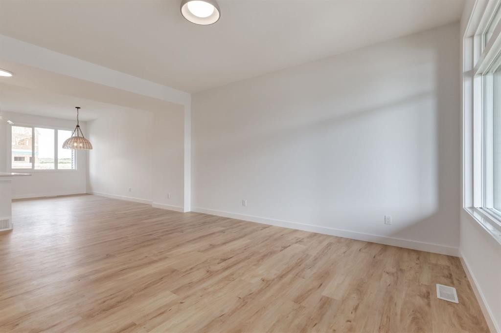 235 Sora Boulevard Se, Calgary, AB - Indoor Photo Showing Other Room