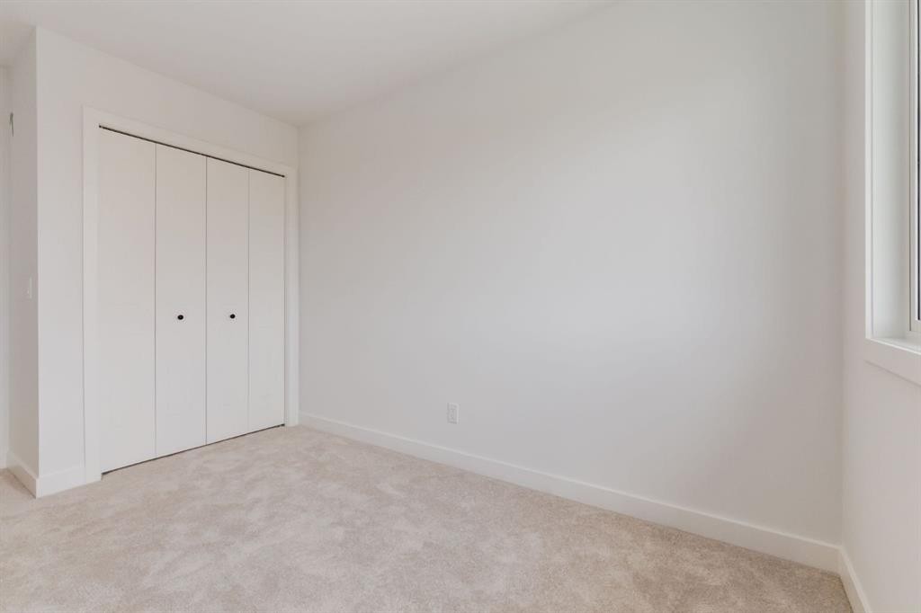 235 Sora Boulevard Se, Calgary, AB - Indoor Photo Showing Other Room