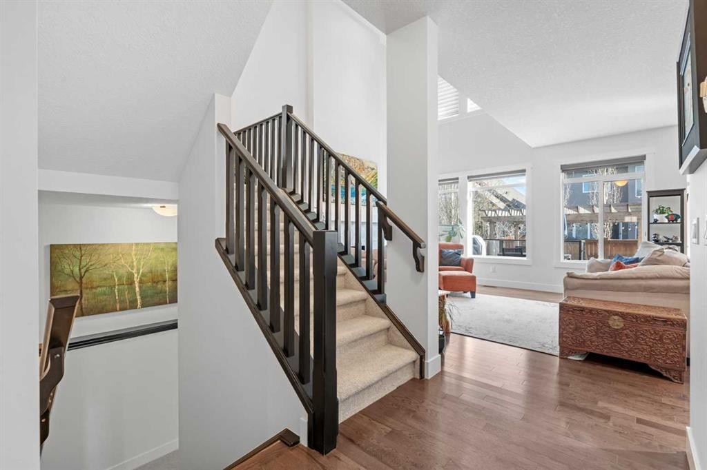 25 Westland Crescent Sw, Calgary, AB - Indoor Photo Showing Other Room