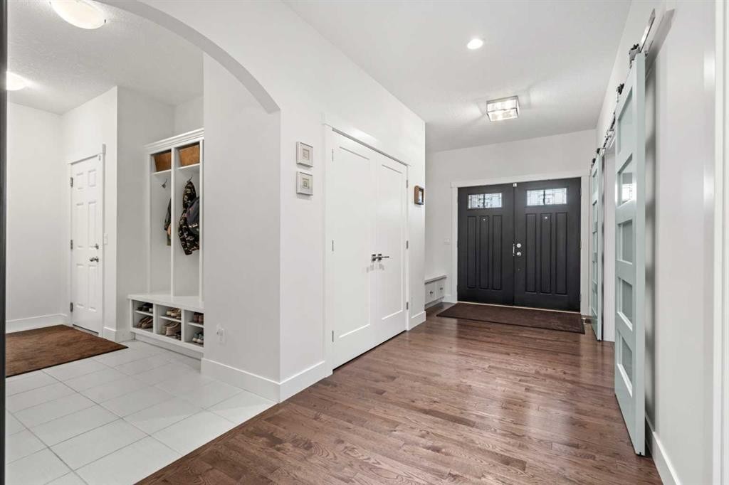 25 Westland Crescent Sw, Calgary, AB - Indoor Photo Showing Other Room