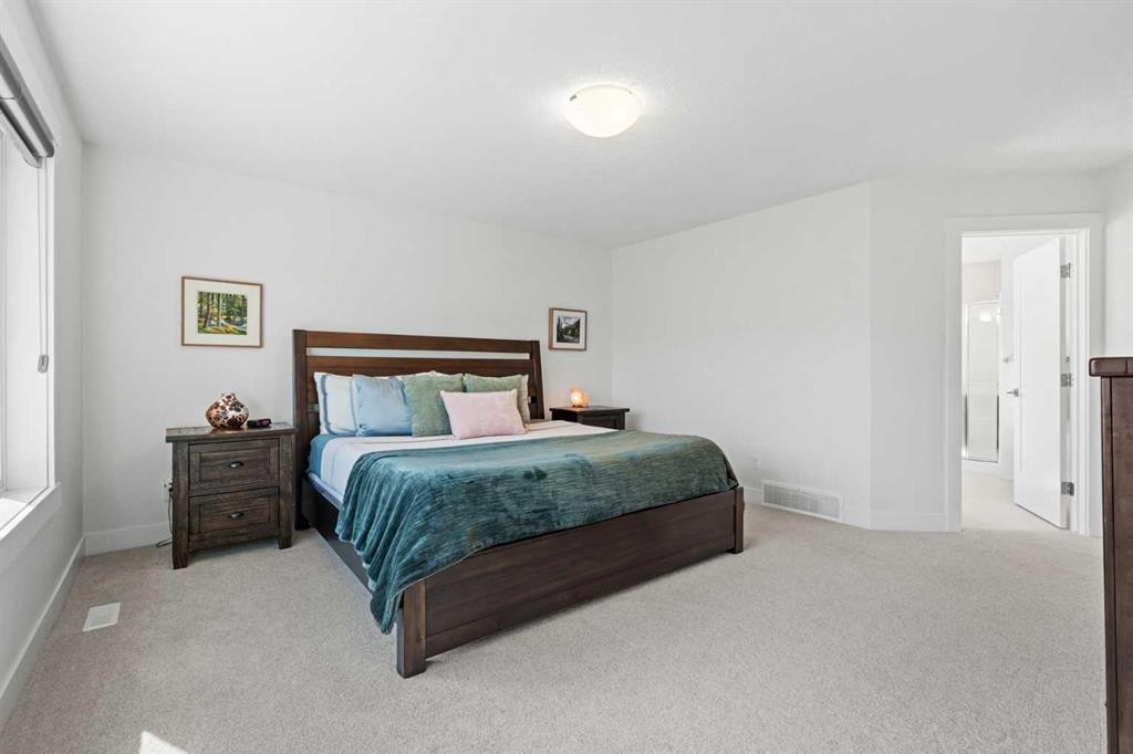 25 Westland Crescent Sw, Calgary, AB - Indoor Photo Showing Bedroom