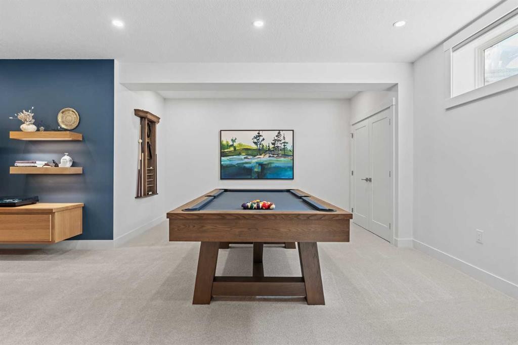 25 Westland Crescent Sw, Calgary, AB - Indoor Photo Showing Other Room