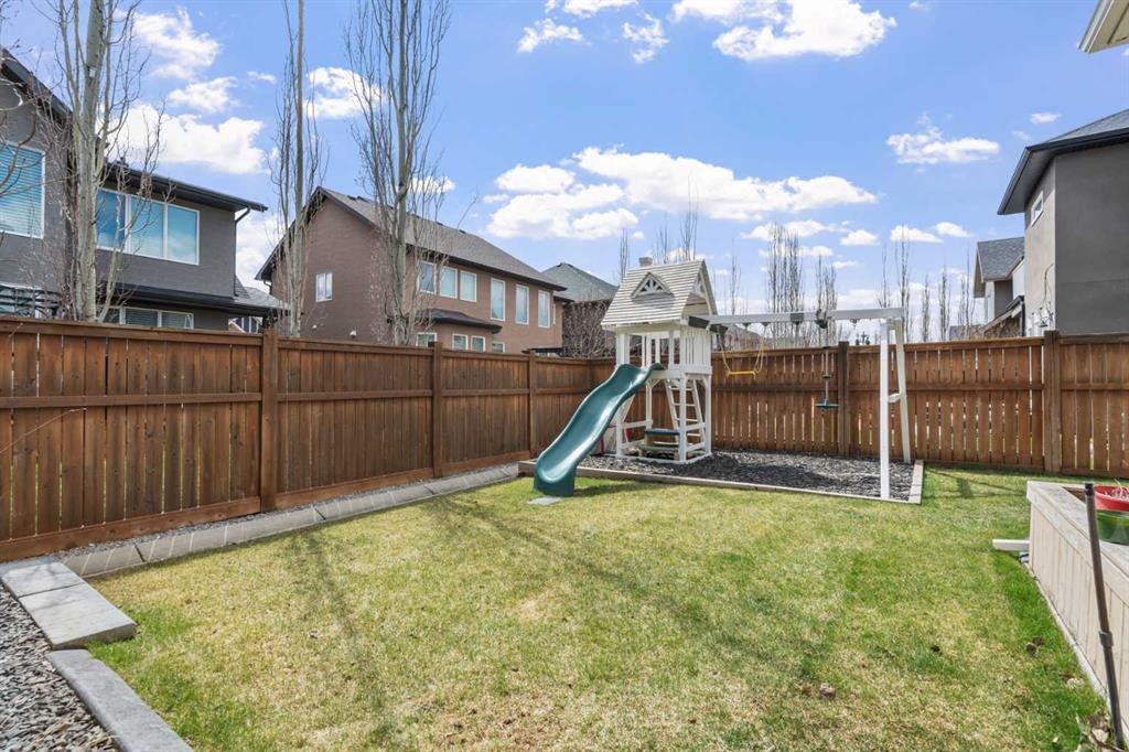 25 Westland Crescent Sw, Calgary, AB - Outdoor