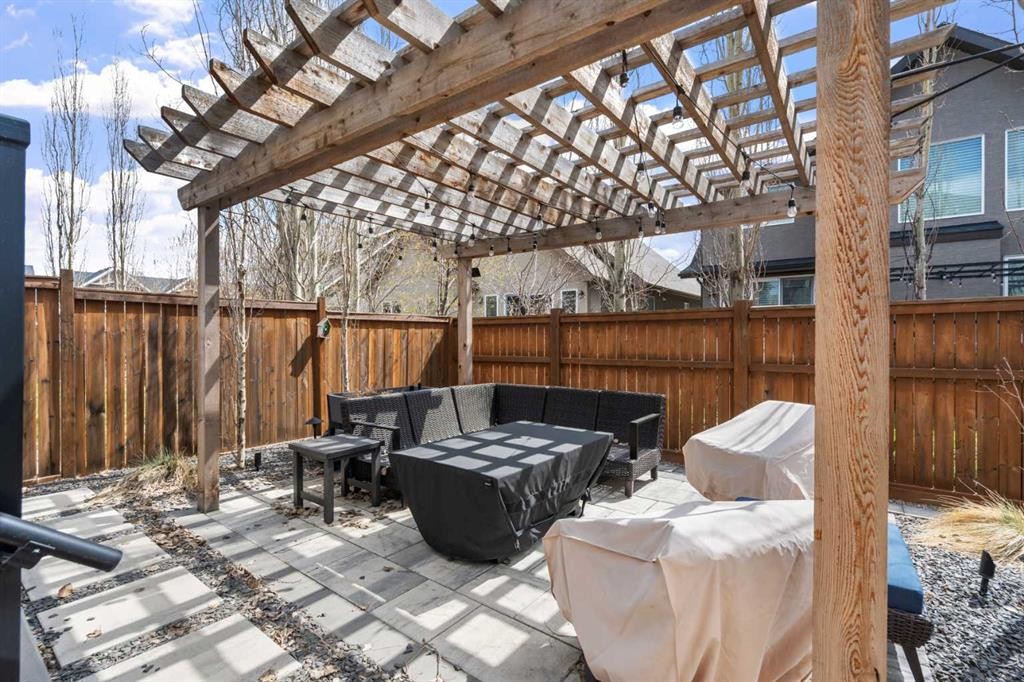 25 Westland Crescent Sw, Calgary, AB - Outdoor With Deck Patio Veranda