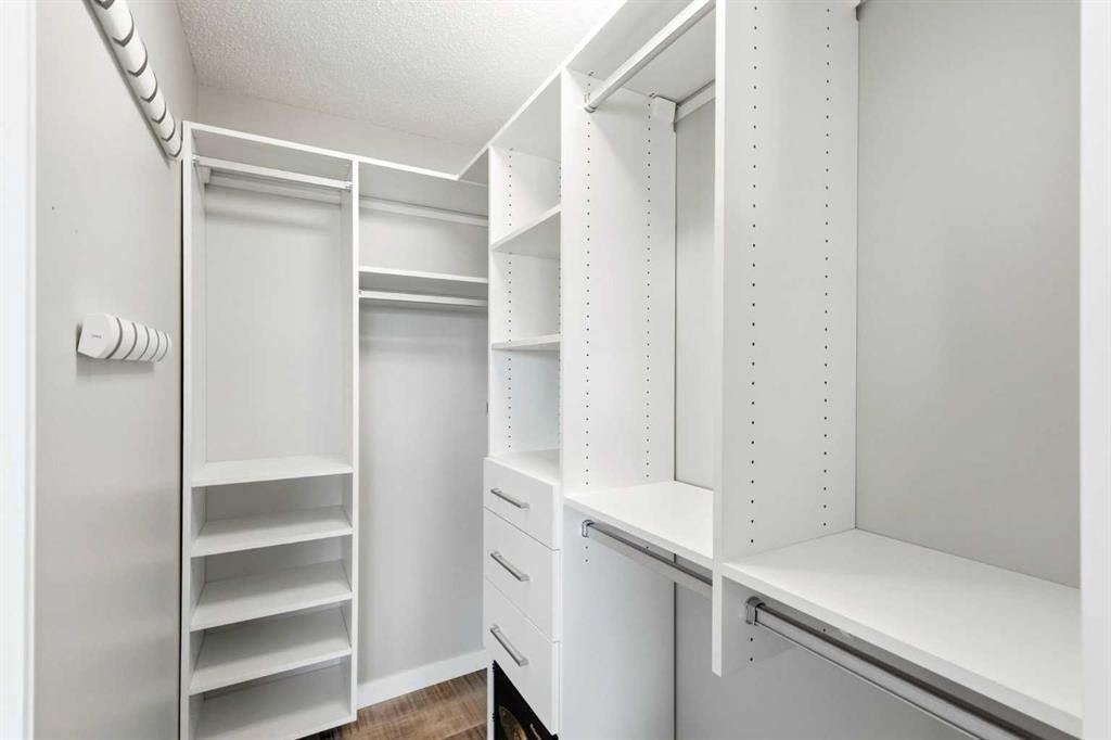 212 Harvest Wood Way Ne, Calgary, AB - Indoor With Storage