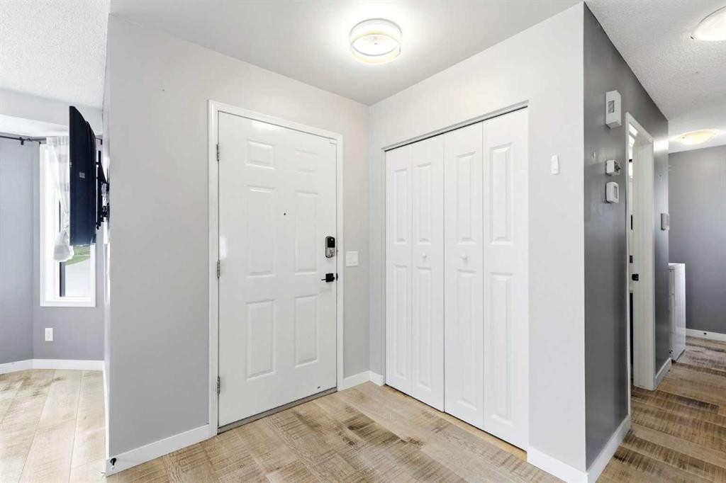212 Harvest Wood Way Ne, Calgary, AB - Indoor Photo Showing Other Room