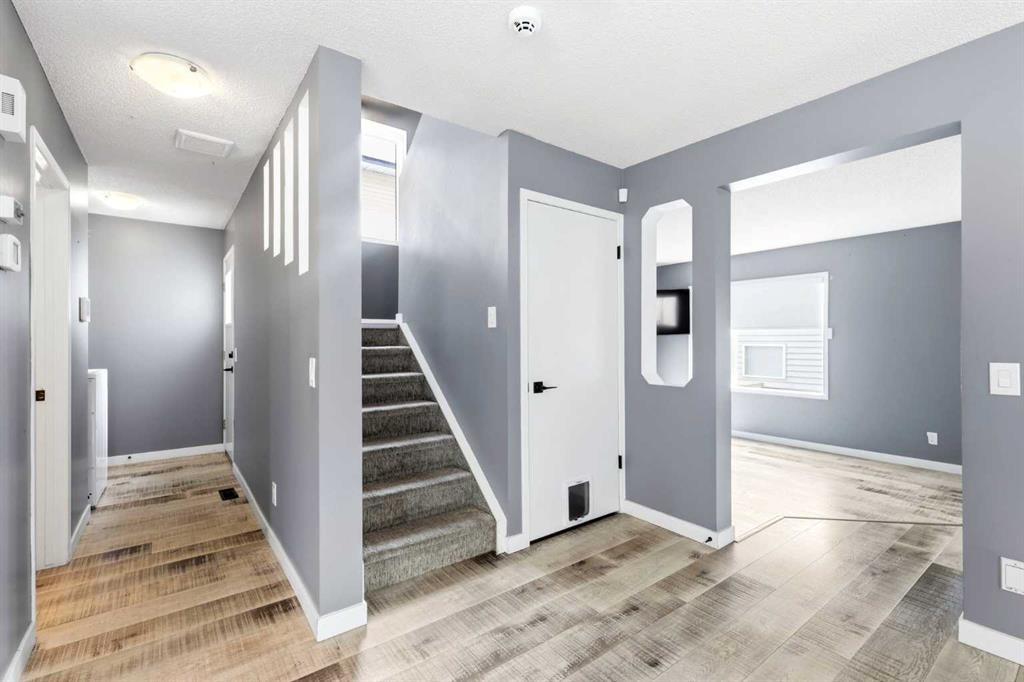 212 Harvest Wood Way Ne, Calgary, AB - Indoor Photo Showing Other Room