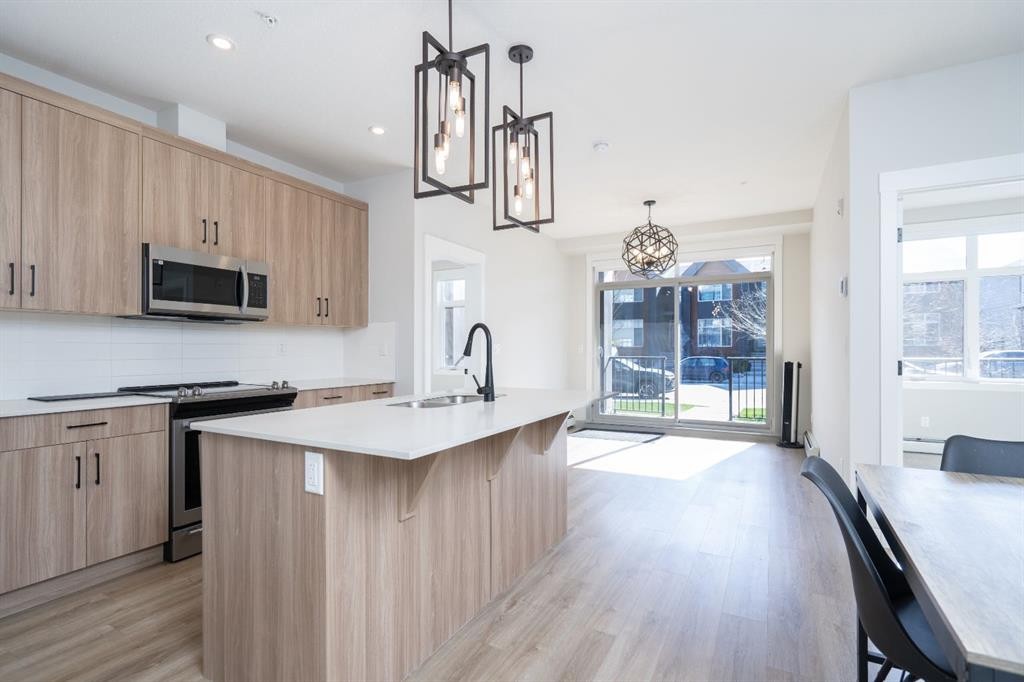 3110-200 Seton Circle Se, Calgary, AB - Indoor Photo Showing Kitchen With Upgraded Kitchen