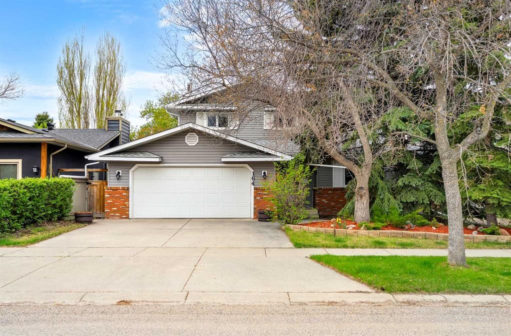 164 Sun Valley Drive Se, Calgary, AB - Outdoor With Facade