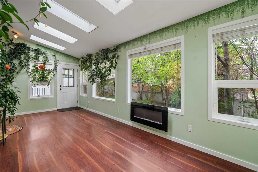 164 Sun Valley Drive Se, Calgary, AB - Indoor Photo Showing Other Room