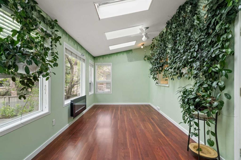 164 Sun Valley Drive Se, Calgary, AB - Indoor Photo Showing Other Room