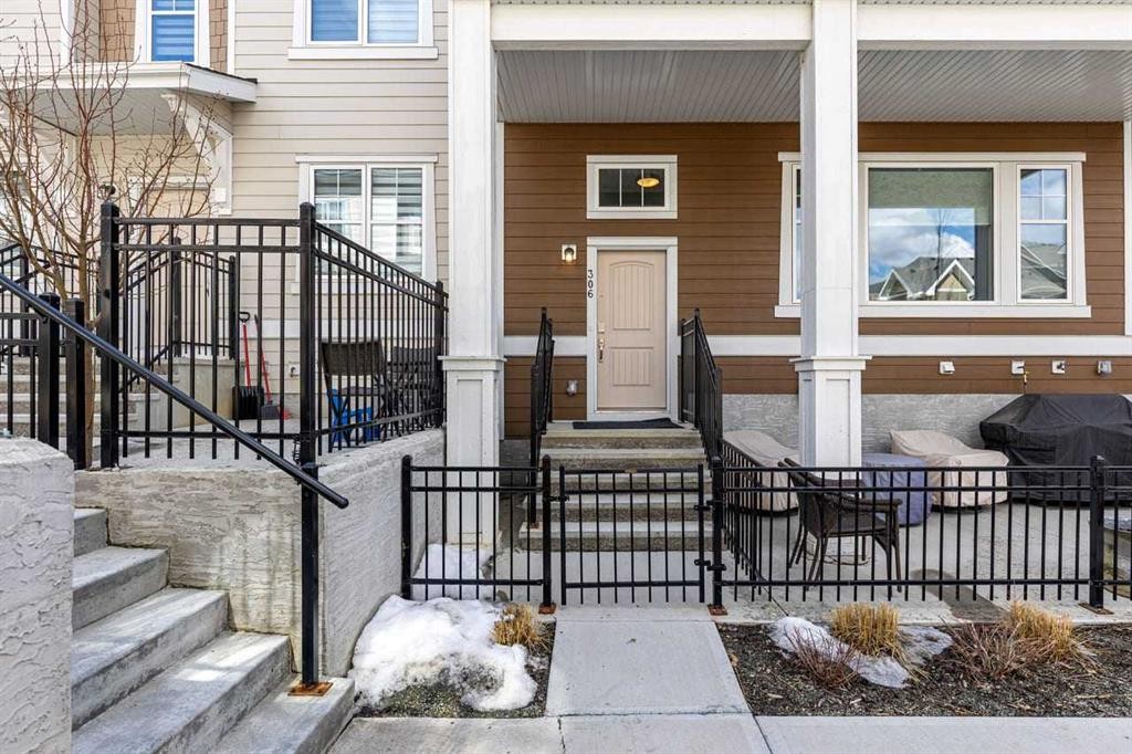 306 Cranbrook Walk Se, Calgary, AB - Outdoor