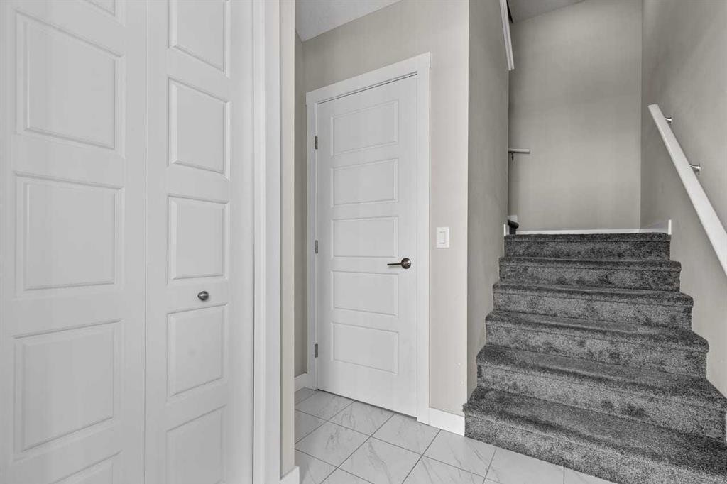 306 Cranbrook Walk Se, Calgary, AB - Indoor Photo Showing Other Room