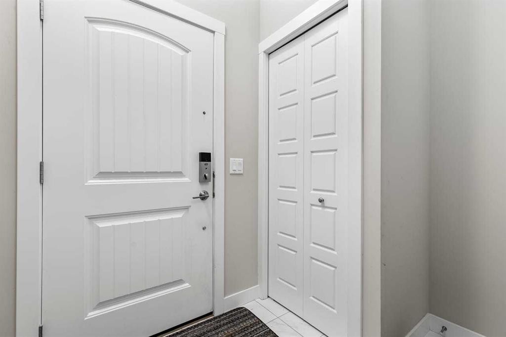 306 Cranbrook Walk Se, Calgary, AB - Indoor Photo Showing Other Room