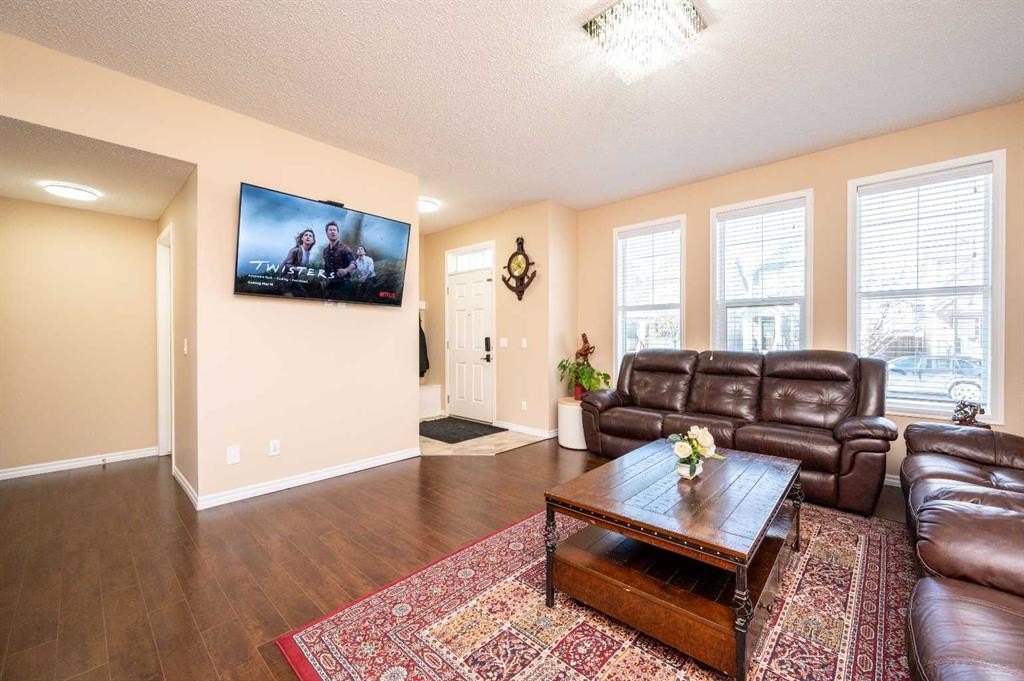 57 Skyview Point Common Ne, Calgary, AB - Indoor Photo Showing Living Room