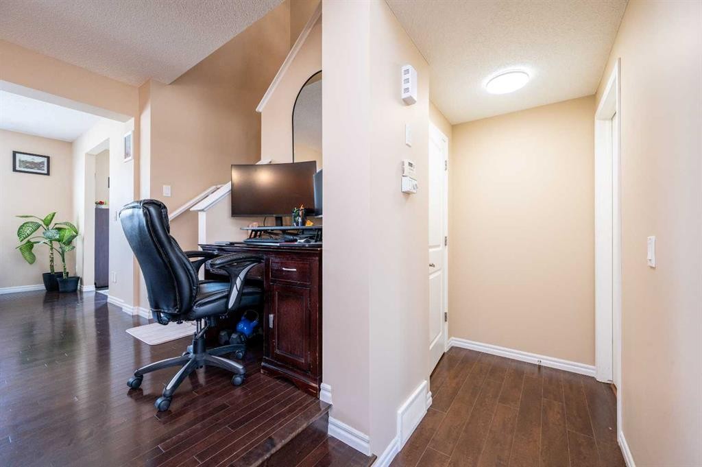 57 Skyview Point Common Ne, Calgary, AB - Indoor Photo Showing Office