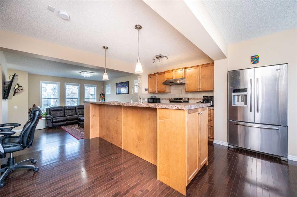 57 Skyview Point Common Ne, Calgary, AB - Indoor Photo Showing Kitchen