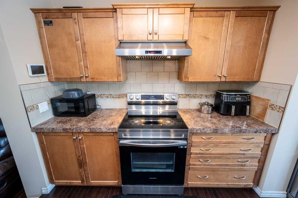 57 Skyview Point Common Ne, Calgary, AB - Indoor Photo Showing Kitchen