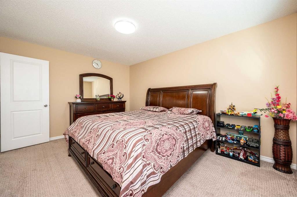 57 Skyview Point Common Ne, Calgary, AB - Indoor Photo Showing Bedroom