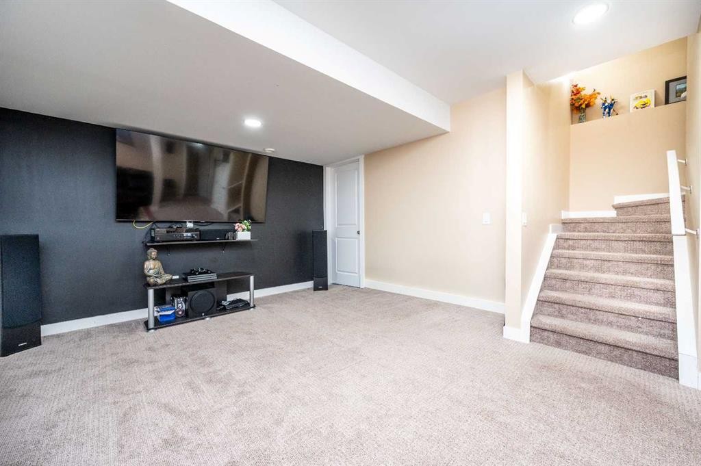 57 Skyview Point Common Ne, Calgary, AB - Indoor With Storage
