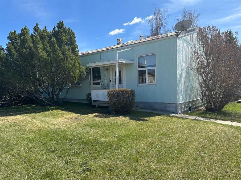 1435 22 Avenue, Didsbury, AB - Outdoor