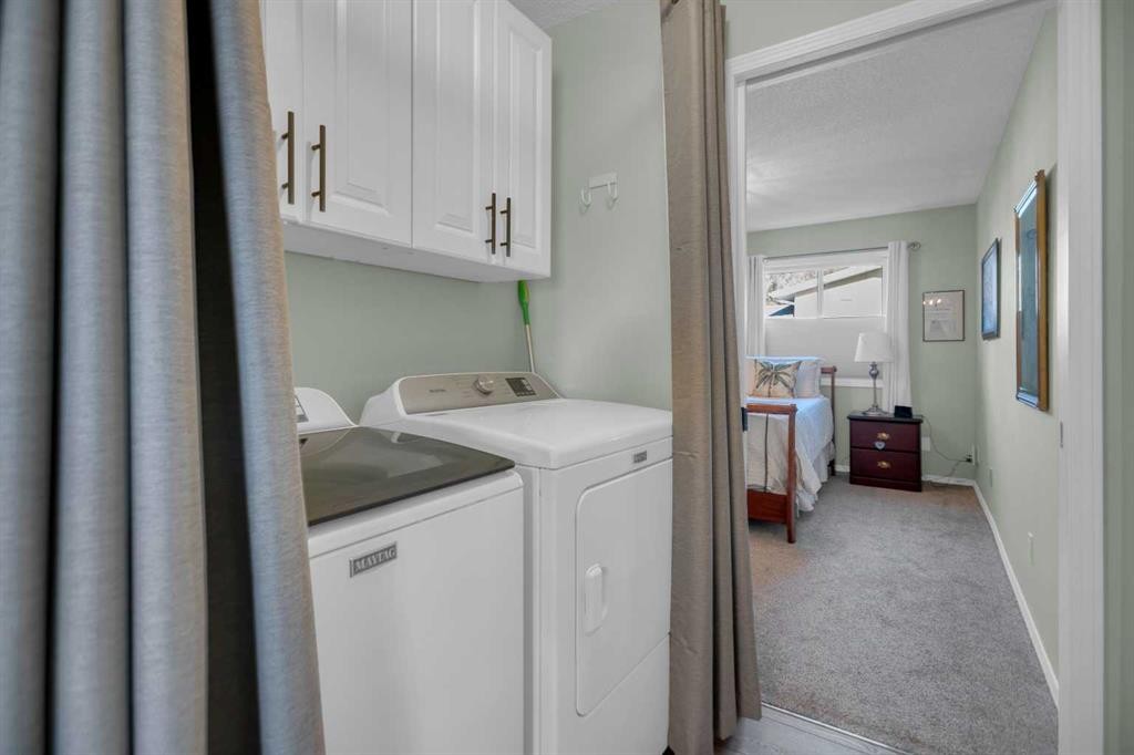 2-717 Centre Street, Vulcan, AB - Indoor Photo Showing Laundry Room