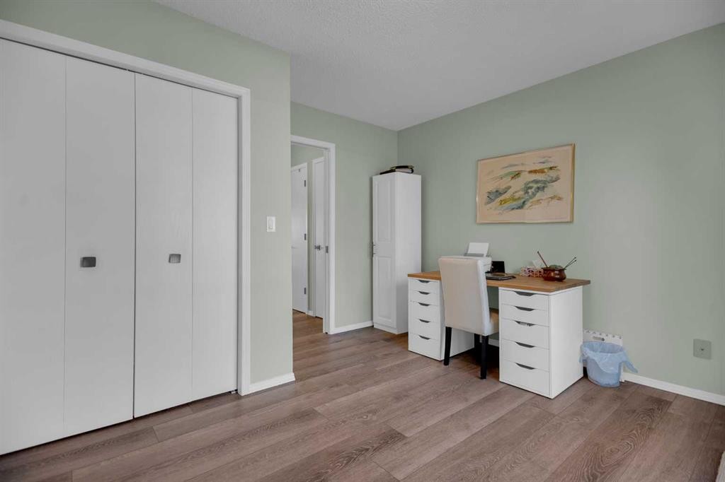 2-717 Centre Street, Vulcan, AB - Indoor