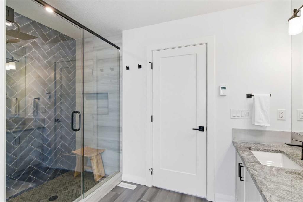 303 Rivercrest Boulevard, Cochrane, AB - Indoor Photo Showing Bathroom