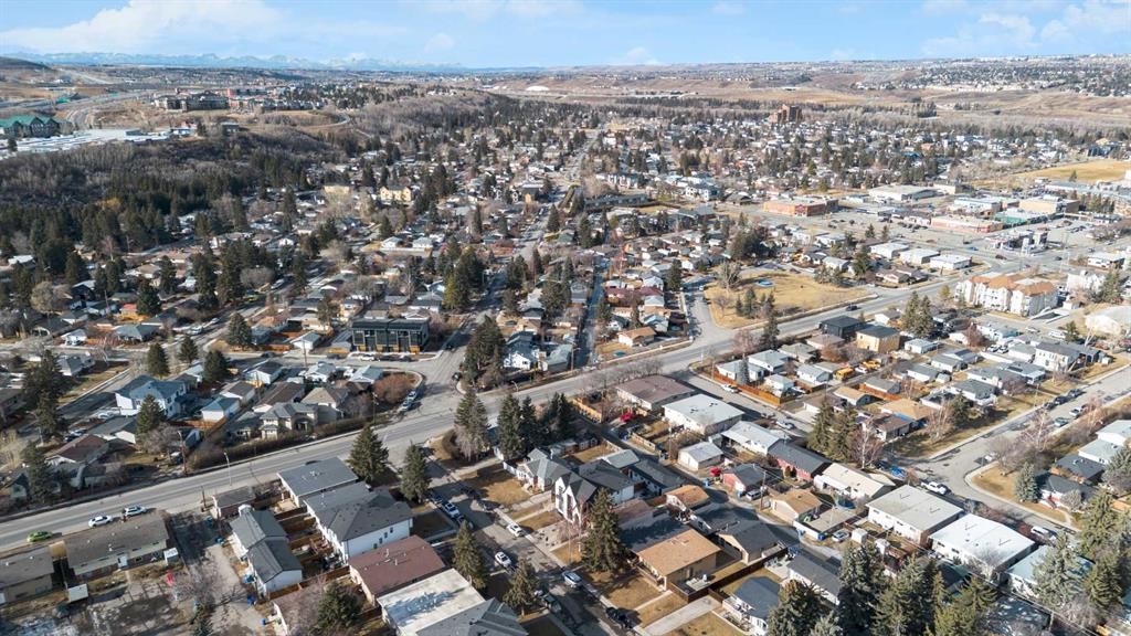 7712 36 Avenue Nw, Calgary, AB - Outdoor With View
