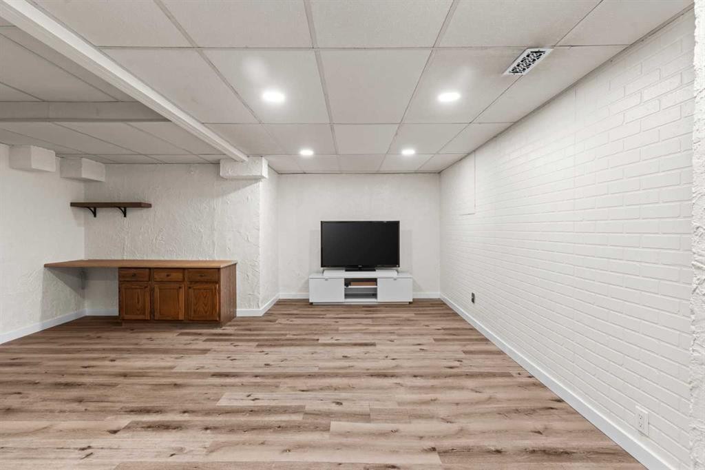 5811 Templehill Road Ne, Calgary, AB - Indoor